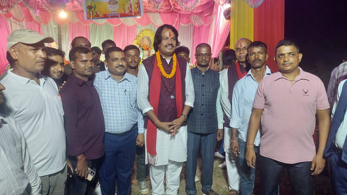 Gathering table representing unity and collective discussion