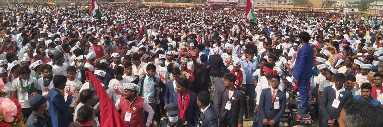 Gathering table representing unity and collective discussion